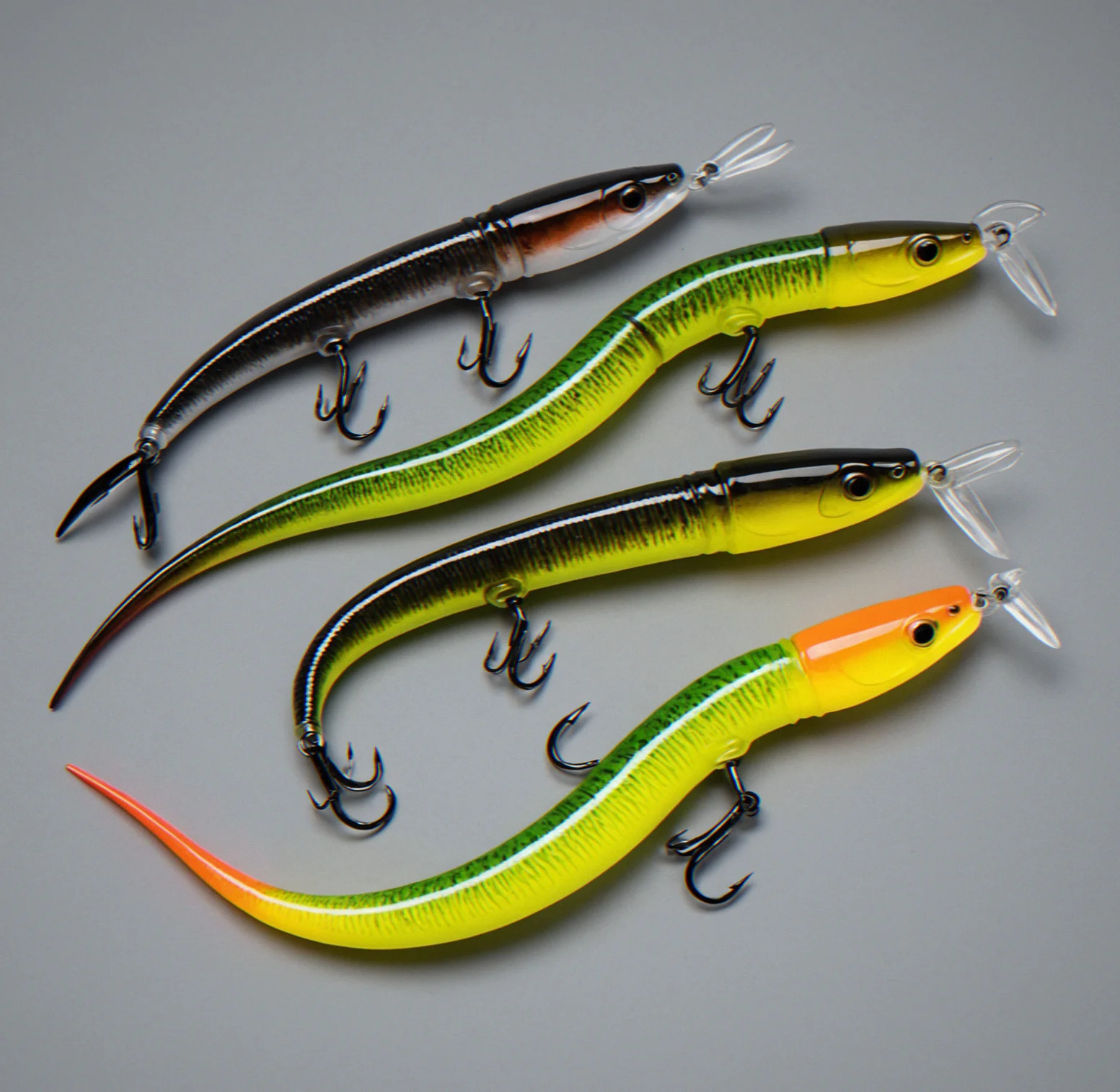 3 pike fish of different sizes